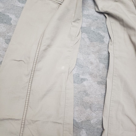 Vintage Levis Pants Womens Large Tan Low Slouch Cargo Pockets Y2K - Picture 8 of 15